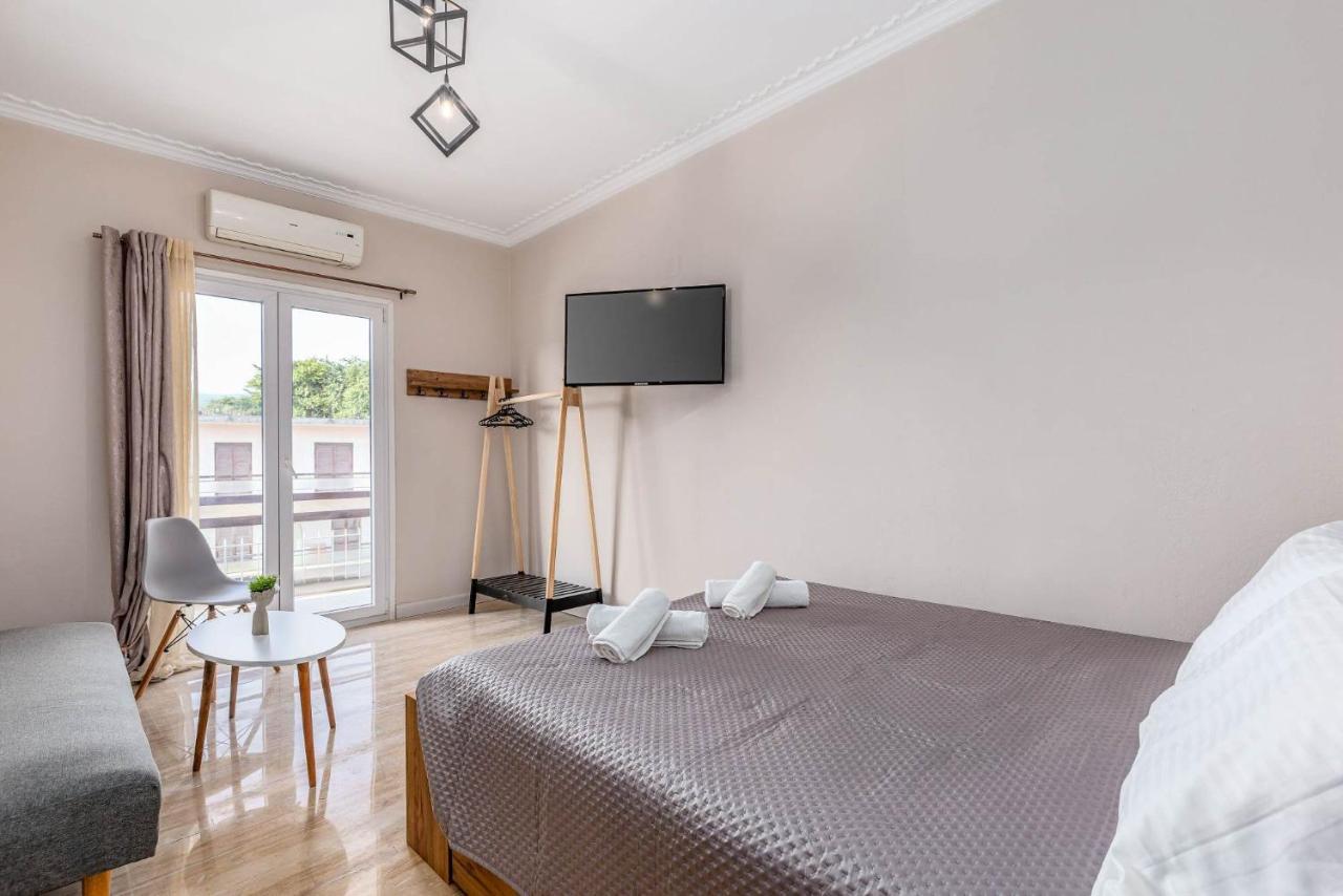 Luna Solari Apartment Mantouki Eksteriør bilde